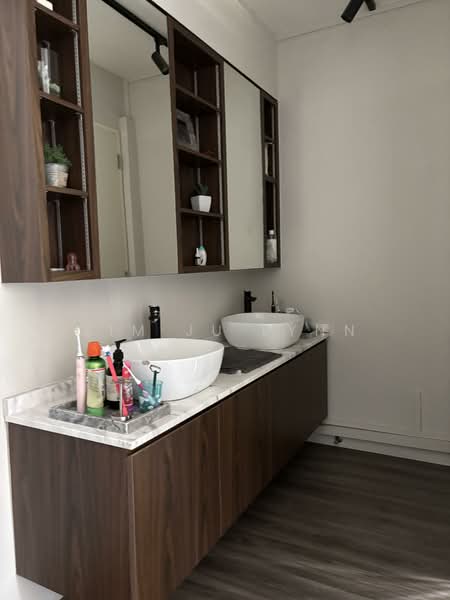 1 Delta Avenue, 1 Delta Avenue, 3 Bedrooms, 1,280 sqft, HDB Flat For Sale, by Lim Ju Lynn, 500115777 - Bathroom - PropertyGuru.com.sg