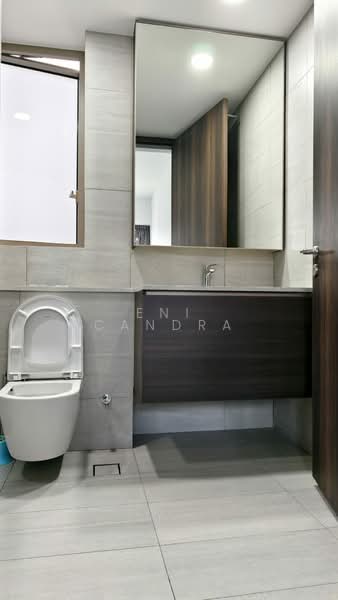 Pasir Ris 8, 14 Pasir Ris Drive 8, 3 Bedrooms, 1,055 sqft, Apartment For Rent, by Eni Candra, 500115784 - Master Bathroom - PropertyGuru.com.sg