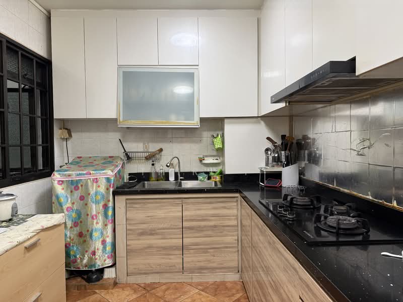 660C Jurong West Street 64, 660C Jurong West Street 64, 3 Bedrooms, 968 sqft, HDB Flat For Sale, by Thiru P, 500115800 - Kitchen - PropertyGuru.com.sg