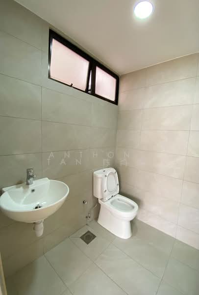 The Windsor, 9A Ontario Avenue, 3 Bedrooms, 1,572 sqft, Apartment For Rent, by Anthony Tan 陈鸿杰, 500115805 - Bathroom - PropertyGuru.com.sg