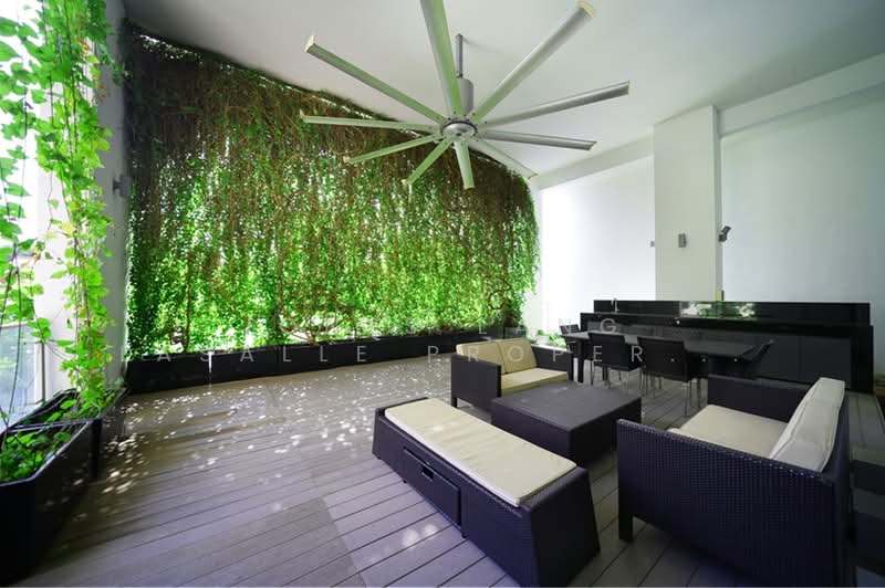 Residences @ Emerald Hill, 119 Emerald Hill Road, 3 Bedrooms, 1,658 sqft, Condominium For Sale, by JONES LANG LASALLE PROPERTY CONSULTANTS PTE LTD, 500115816 - Balcony - PropertyGuru.com.sg