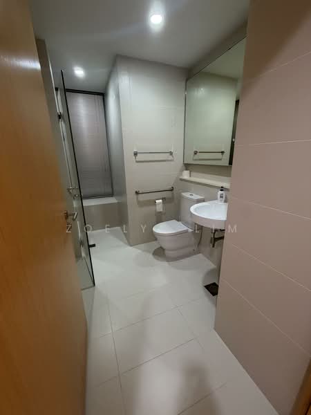 Kovan Residences, 7 Kovan Road, 4 Bedrooms, 1,442 sqft, Condominium For Sale, by Zoelyn Lim, 500115841 - Bathroom - PropertyGuru.com.sg
