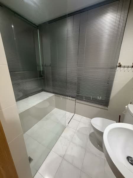 Kovan Residences, 7 Kovan Road, 4 Bedrooms, 1,442 sqft, Condominium For Sale, by Zoelyn Lim, 500115841 - Bathroom - PropertyGuru.com.sg