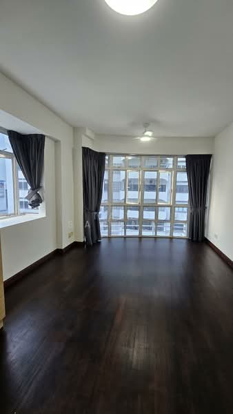 Derbyshire Heights, 3 Derbyshire Road, 3 Bedrooms, 1,324 sqft, Apartment For Rent, by Tay Sarina, 500115847 - Living Room - PropertyGuru.com.sg