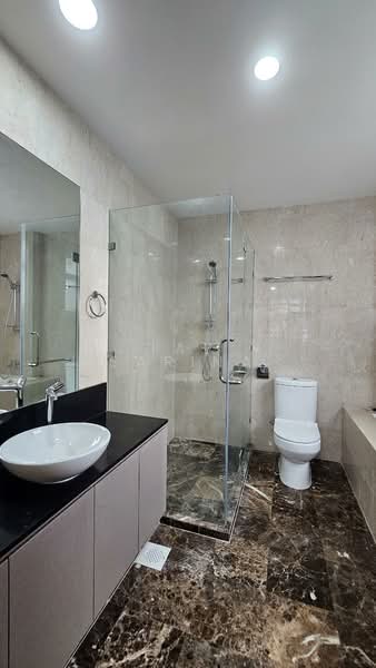 Derbyshire Heights, 3 Derbyshire Road, 3 Bedrooms, 1,324 sqft, Apartment For Rent, by Tay Sarina, 500115847 - Bathroom - PropertyGuru.com.sg