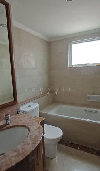 Emerald Garden, 33 Club Street, 3 Bedrooms, 1,033 sqft, Condominium For Rent, by Johnnie Han, 500115849 - Bathroom - PropertyGuru.com.sg