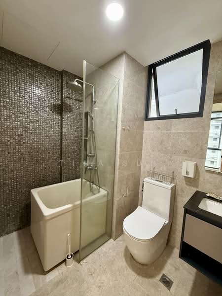 La Fiesta, 62 Sengkang Square, 2 Bedrooms, 753 sqft, Condominium For Sale, by Tina Sun, 500115856 - Bathroom - PropertyGuru.com.sg