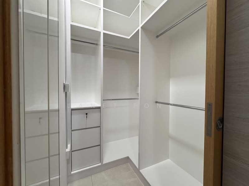 The Creek @ Bukit, 17 Toh Tuck Road, 1 Bedroom, 463 sqft, Condominium For Rent, by Janet Fong, 500115860 - Interior - walk in wardrobe  - PropertyGuru.com.sg