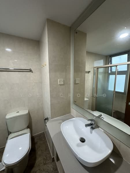 Hillview Regency, 28 Bukit Batok East Avenue 2, 2 Bedrooms, 904 sqft, Condominium For Rent, by Yosh Choong, 500115883 - Bathroom - PropertyGuru.com.sg
