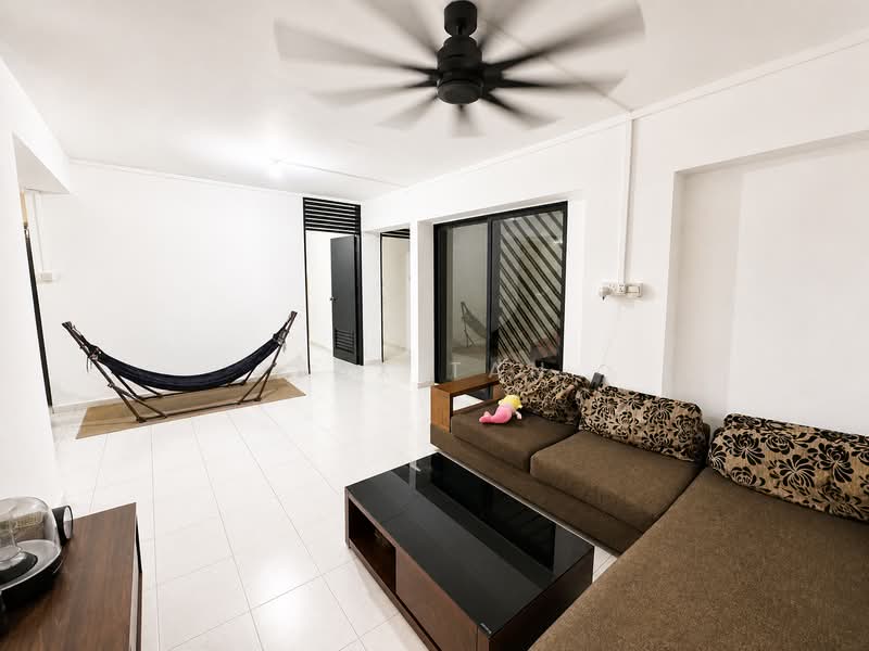239 Choa Chu Kang Central, 239 Choa Chu Kang Central, 3 Bedrooms, 1,227 sqft, HDB Flat For Sale, by Jax Tan, 500115891 - Living Room - PropertyGuru.com.sg