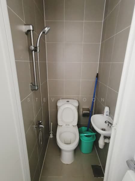 Hundred Trees, 83 West Coast Drive, Room Rental, 180 sqft, Condominium For Rent, by Steve Voon, 500115896 - Bathroom - PropertyGuru.com.sg