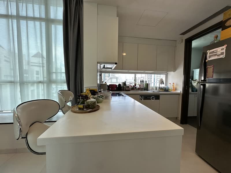 Nathan Suites, 21 Nathan Road, 3 Bedrooms, 1,800 sqft, Condominium For Rent, by Alfred Ng, 500115913 - Kitchen - PropertyGuru.com.sg