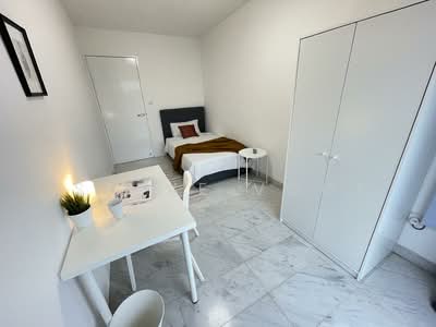 For Rent - Sixth Avenue Centre