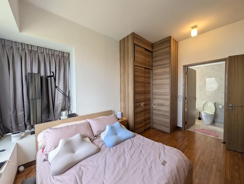 Waterfront Key, 780 Bedok Reservoir Road, 2 Bedrooms, 915 sqft, Condominium For Sale, by Kelvin Koh, 500115922 - Master Bedroom - PropertyGuru.com.sg
