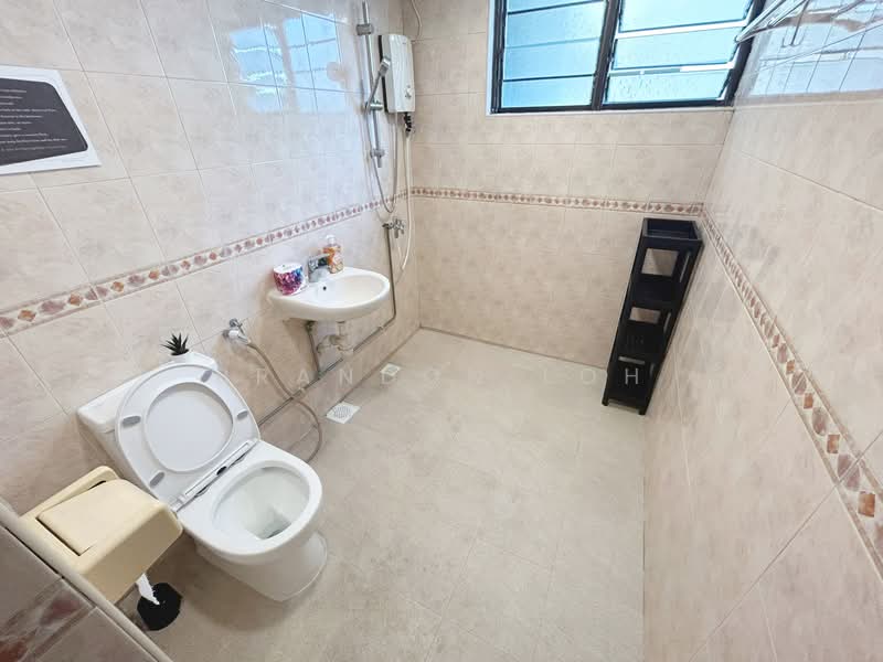 Ivory Heights, Jurong East Street 13, Room Rental, 150 sqft, Condominium For Rent, by Brandon Loh, 500115928 - Bathroom - PropertyGuru.com.sg