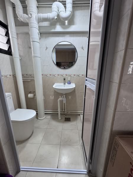 13 Cantonment Close, 13 Cantonment Close, 3 Bedrooms, 1,160 sqft, HDB Flat For Rent, by Tammy Ho, 500115941 - Bathroom - PropertyGuru.com.sg
