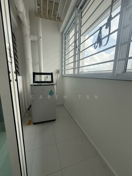 618C Punggol Drive, 618C Punggol Drive, 3 Bedrooms, 1,001 sqft, HDB Flat For Rent, by Caren Tan, 500115965 - Balcony - PropertyGuru.com.sg
