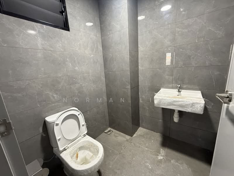 Food Vision @ Mandai, 21 Mandai Estate, 1,765 sqft, Factory / Workshop (B2) For Rent, by Norman Lim, 500115985 - Bathroom - CommercialGuru.com.sg