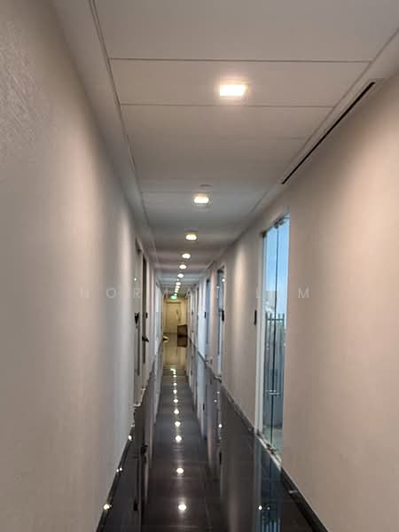 Vision Exchange, 2 Venture Drive, Boon Lay / Jurong / Tuas, 517 sqft, Office For Sale, by Norman Lim, 500115990 - Corridor - CommercialGuru.com.sg