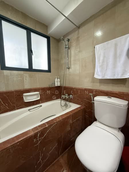 Regentville, 8 Hougang Street 92, 3 Bedrooms, 1,152 sqft, Condominium For Rent, by Wendeline Goh, 500116001 - Bathroom - PropertyGuru.com.sg