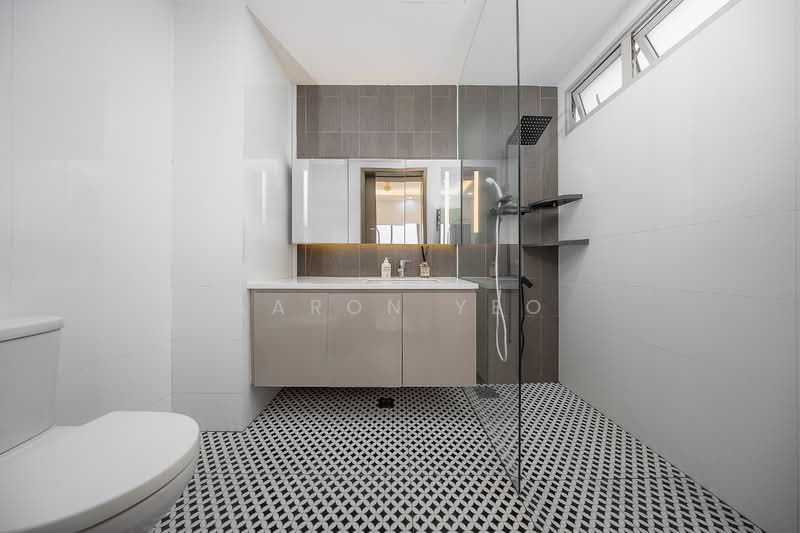 CityLife @ Tampines, 57 Tampines Central 7, 4 Bedrooms, 1,378 sqft, Executive Condominium For Sale, by Aaron Yeo, 500116008 - Bathroom - PropertyGuru.com.sg