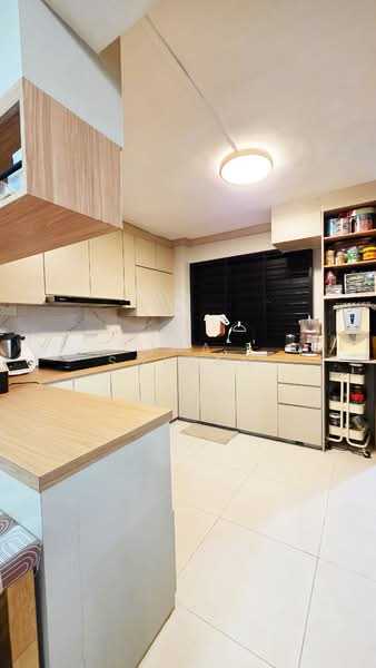 515 Woodlands Drive 14, 515 Woodlands Drive 14, 4 Bedrooms, 1,345 sqft, HDB Flat For Sale, by Ina Sultan, 500116009 - Kitchen - PropertyGuru.com.sg
