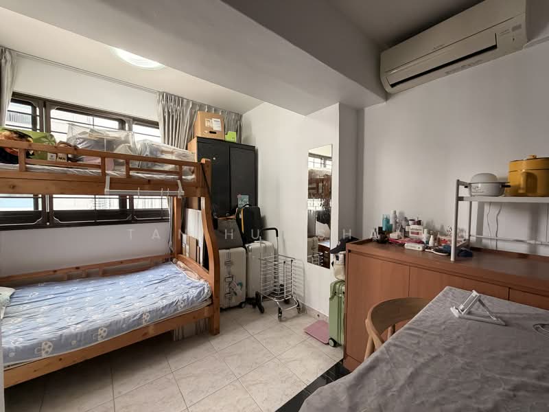 414 Commonwealth Avenue West, 414 Commonwealth Avenue West, 4 Bedrooms, 1,345 sqft, HDB Flat For Sale, by Tan Hui Shan, 500116023 - Bedroom - PropertyGuru.com.sg