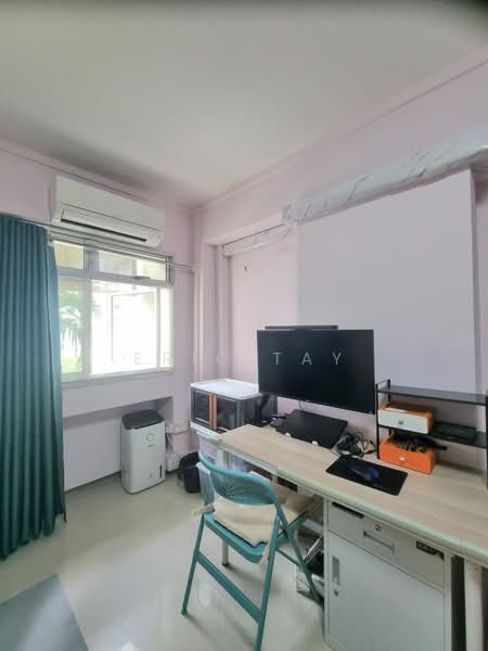 351 Woodlands Avenue 1, 351 Woodlands Avenue 1, 4 Bedrooms, 1,302 sqft, HDB Flat For Sale, by Eric Tay, 500116032 - Study - PropertyGuru.com.sg