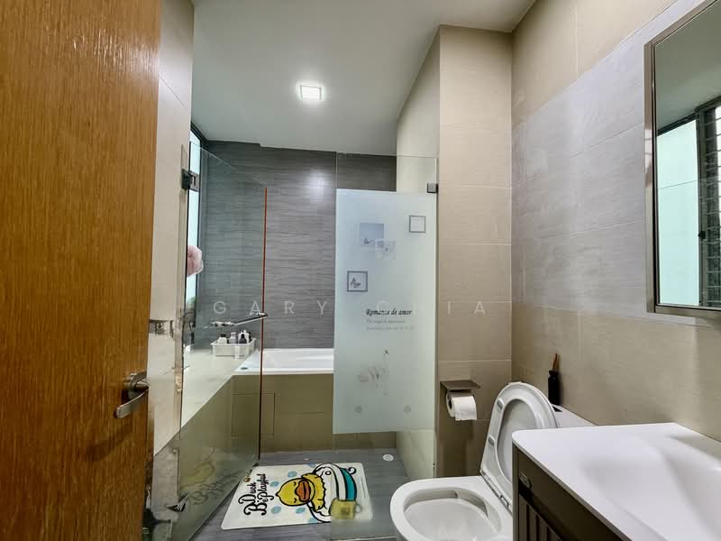 Carabelle, 67 West Coast Way, 3 Bedrooms, 1,259 sqft, Condominium For Sale, by Gary Chia, 500116040 - Bathroom - PropertyGuru.com.sg