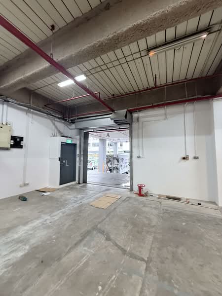 Prime Industrial Building, 39B Jalan Pemimpin, 3,000 sqft, Light Industrial (B1) For Rent, by Lillian Koh, 500116041 - Entrance - CommercialGuru.com.sg