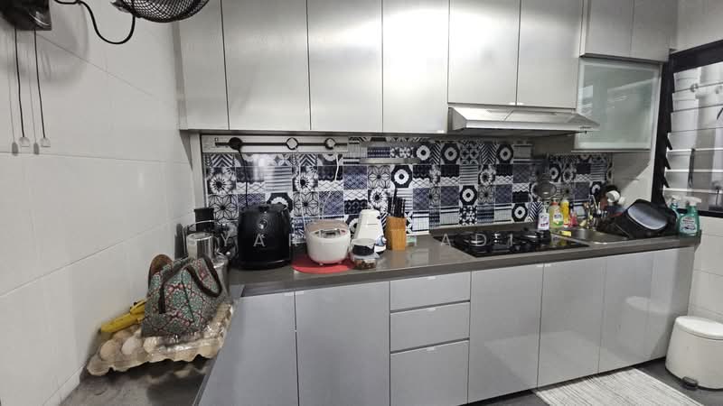 258A Punggol Field, 258A Punggol Field, 3 Bedrooms, 1,001 sqft, HDB Flat For Sale, by Syarif Hadi, 500116045 - Kitchen - PropertyGuru.com.sg