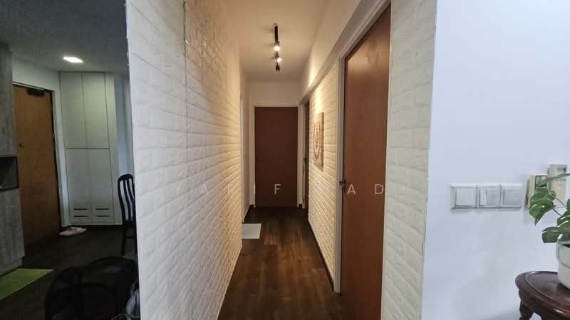 258A Punggol Field, 258A Punggol Field, 3 Bedrooms, 1,001 sqft, HDB Flat For Sale, by Syarif Hadi, 500116045 - Corridor - PropertyGuru.com.sg