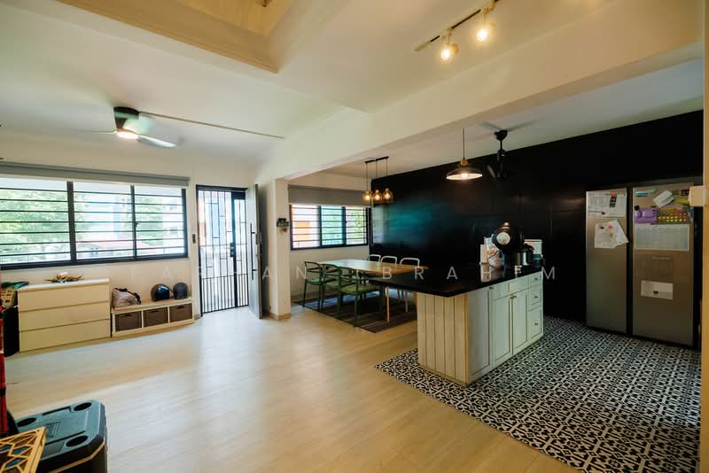 120 Teck Whye Lane, 120 Teck Whye Lane, 3 Bedrooms, 1,572 sqft, HDB Flat For Sale, by Farhan Ibrahim, 500116052 - Living Room - PropertyGuru.com.sg