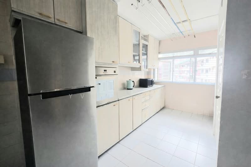 249 Bishan Street 22, 249 Bishan Street 22, 3 Bedrooms, 1,421 sqft, HDB Flat For Sale, by Yvonne See, 500116068 - Kitchen - PropertyGuru.com.sg
