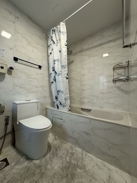 Whitewater, 23 Pasir Ris Street 72, Room Rental, 1,500 sqft, Executive Condominium For Rent, by S. Pramchand, 500116077 - Bathroom - PropertyGuru.com.sg