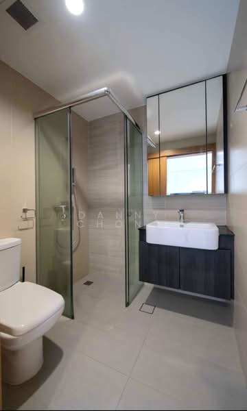 Spottiswoode Suites, 16 Spottiswoode Park Road, 2 Bedrooms, 840 sqft, Condominium For Sale, by Danny Chong, 500116081 - Bathroom - PropertyGuru.com.sg