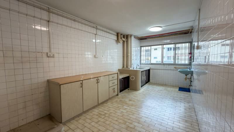 309 Shunfu Road, 309 Shunfu Road, 2 Bedrooms, 721 sqft, HDB Flat For Sale, by Zee Koh, 500116088 - Kitchen - PropertyGuru.com.sg