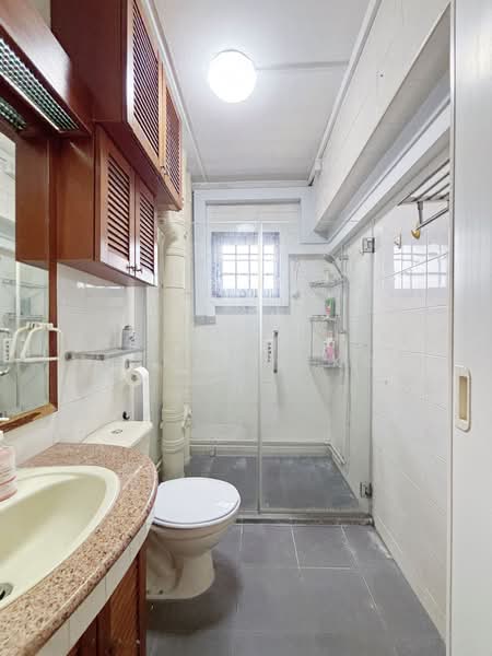 665B Jurong West Street 64, 665B Jurong West Street 64, 4 Bedrooms, 1,399 sqft, HDB Flat For Rent, by Michelle Koo, 500116091 - Bathroom - PropertyGuru.com.sg