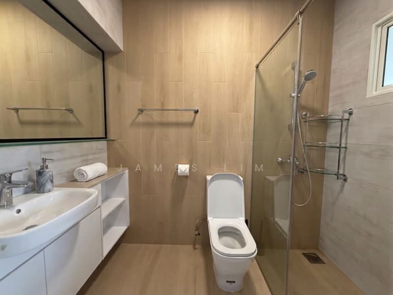 950 Hougang Street 91, 950 Hougang Street 91, 3 Bedrooms, 1,302 sqft, HDB Flat For Sale, by James Lim, 500116110 - Bathroom - PropertyGuru.com.sg