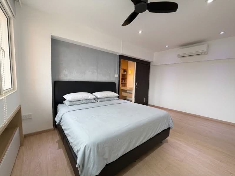 950 Hougang Street 91, 950 Hougang Street 91, 3 Bedrooms, 1,302 sqft, HDB Flat For Sale, by James Lim, 500116110 - Bedroom - PropertyGuru.com.sg