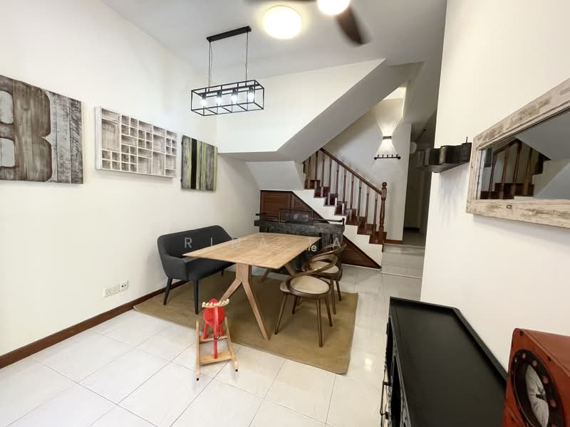 Jalan Mat Jambol Pasir Panjang, 3 Jalan Mat Jambol, Room Rental, 150 sqft, Semi-Detached House For Rent, by Rina Tan, 500116122 - Living & Dining - PropertyGuru.com.sg