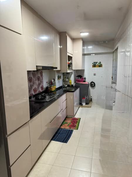 391 Bukit Batok West Avenue 5, 391 Bukit Batok West Avenue 5, 3 Bedrooms, 990 sqft, HDB Flat For Sale, by Jeffrey Hun, 500116140 - Kitchen - PropertyGuru.com.sg