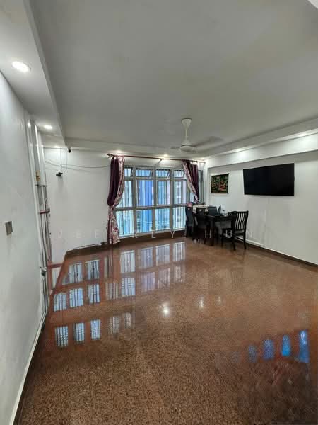391 Bukit Batok West Avenue 5, 391 Bukit Batok West Avenue 5, 3 Bedrooms, 990 sqft, HDB Flat For Sale, by Jeffrey Hun, 500116140 - Living Room - PropertyGuru.com.sg