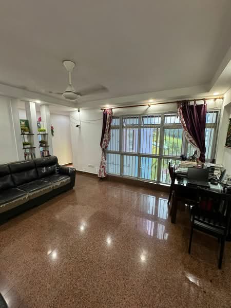 391 Bukit Batok West Avenue 5, 391 Bukit Batok West Avenue 5, 3 Bedrooms, 990 sqft, HDB Flat For Sale, by Jeffrey Hun, 500116140 - Living Room - PropertyGuru.com.sg