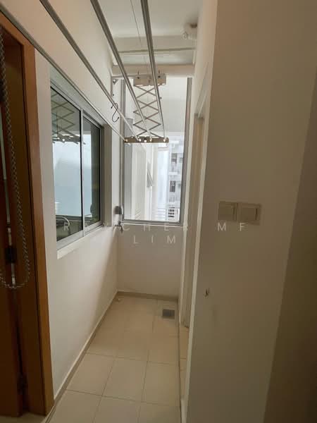 Poshgrove East, 335 East Coast Road, 3 Bedrooms, 1,227 sqft, Condominium For Rent, by Raycher MF Lim, 500116143 - Corridor - PropertyGuru.com.sg