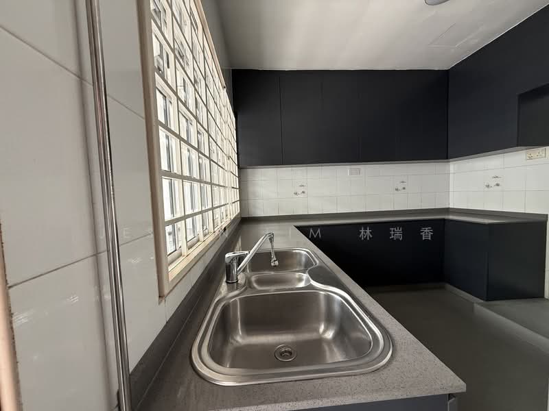 Opera Estate, Jalan Bangsawan, 4 Bedrooms, 2,000 sqft, Terraced House For Rent, by Jeslyn Lim 林瑞香, 500116183 - Kitchen - PropertyGuru.com.sg