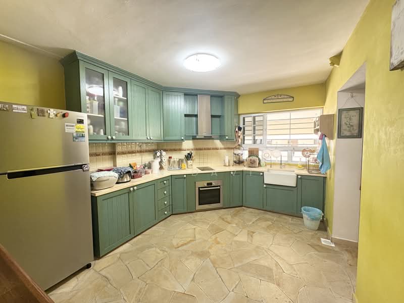 Ivory Heights, 122 Jurong East Street 13, 3 Bedrooms, 1,701 sqft, Condominium For Sale, by Tan David, 500116190 - Kitchen - PropertyGuru.com.sg