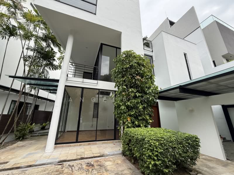Modern Semi-D at Duchess Avenue Coronation Road, , 5 Bedrooms, 4,880 sqft, Semi-Detached House For Rent, by Angela Ng, 500116199 - Exterior - PropertyGuru.com.sg