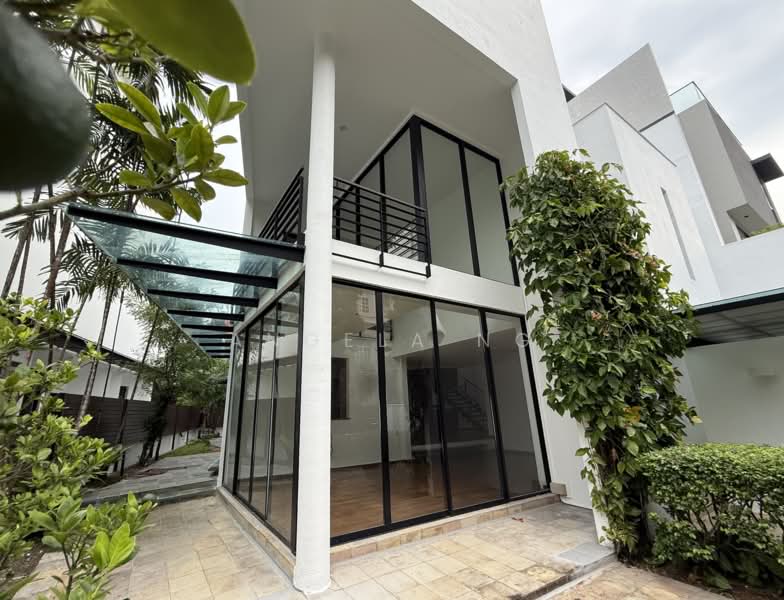 Modern Semi-D at Duchess Avenue Coronation Road, , 5 Bedrooms, 4,880 sqft, Semi-Detached House For Rent, by Angela Ng, 500116199 - Exterior - PropertyGuru.com.sg