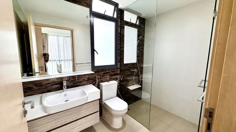 The Luxurie, 23 Compassvale Road, 2 Bedrooms, 732 sqft, Condominium For Sale, by Matthew Chan, 500116207 - Huge ensuite Bathroom! - PropertyGuru.com.sg